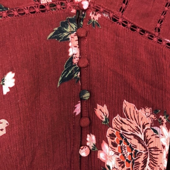 Altard State Woman’s Floral Long Sleeve V-Neckline Lace Button Burgundy Top Sz L - Picture 6 of 12